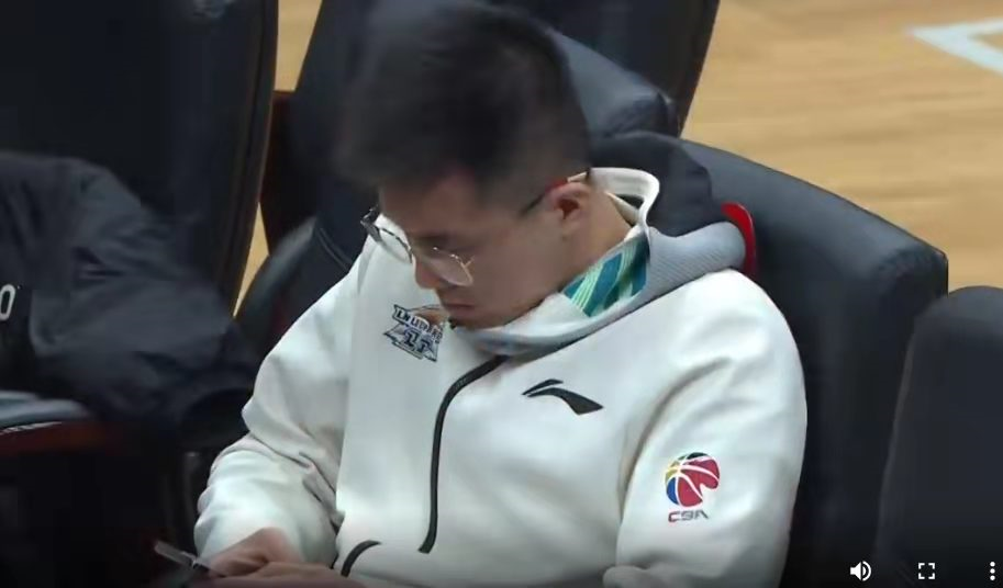 咪咕体育直播 -今夜德甲传出新动向,夏洛特黄蜂远射贴柱,管理层表态——质疑声仍在,团队化学反应显著