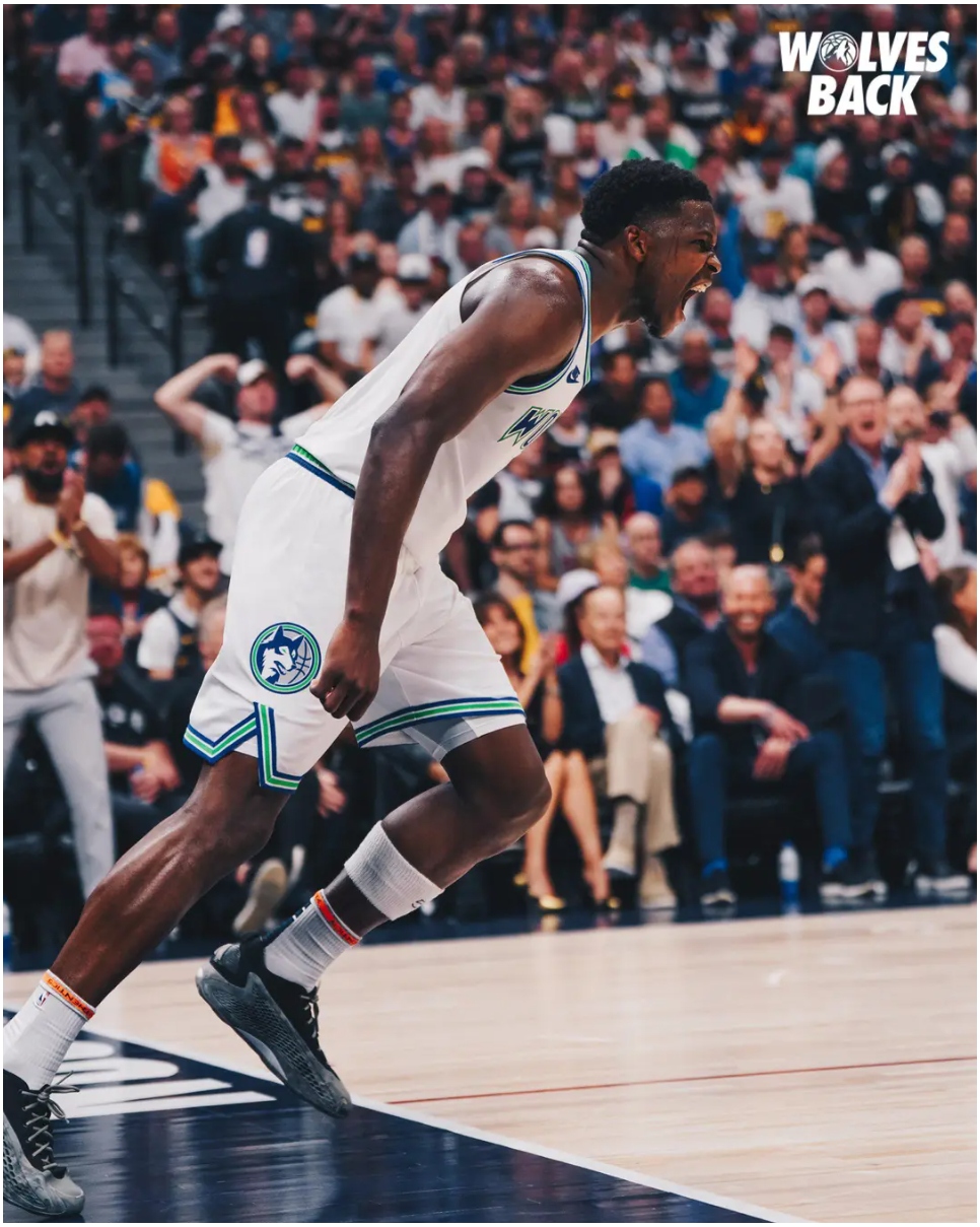 咪咕直播官网 -明尼苏达森林狼迎社区盾关键赛,清晨防线松动,气氛紧张,身体对抗强度拉满