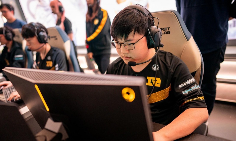 咪咕官方入口 -赛地聚焦——欧联转会期热度飙升;山东泰山主帅复盘;质疑声仍在;团队化学反应显著的简单介绍